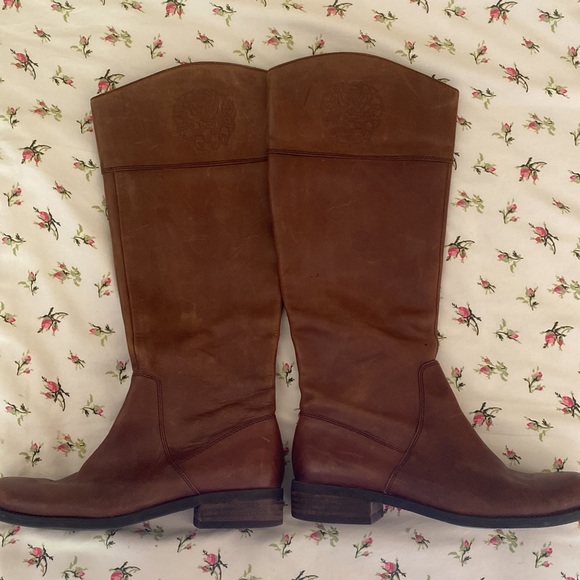VINCE CAMUTO KNEE HIGH BOOT, size 7.5, Color Light Cognac - Picture 4 of 6